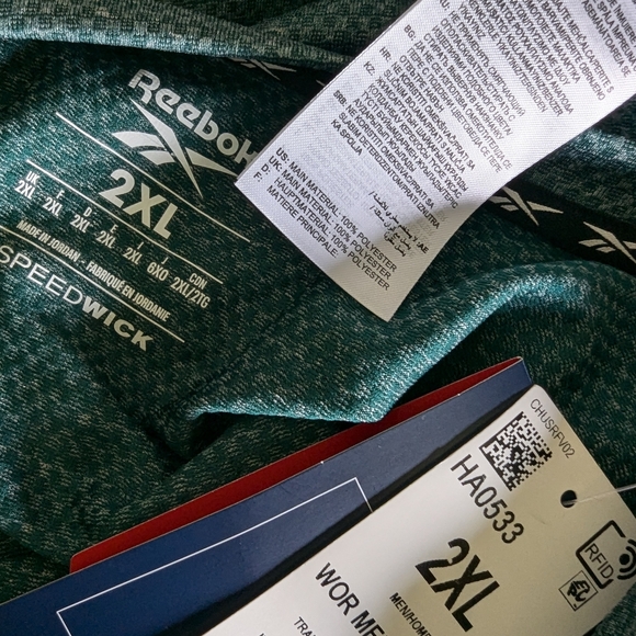 NWT Men's Reebok Heathered Green Athletic Tee - Picture 5 of 5